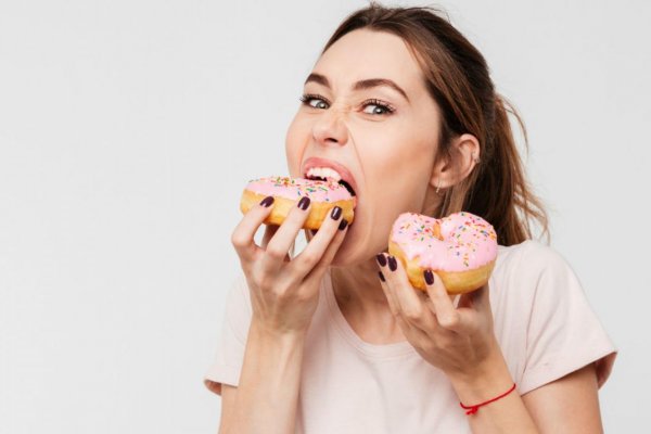 Mujer Comiendo